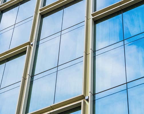 Чем отличаются пластиковые и алюминиевые окна?